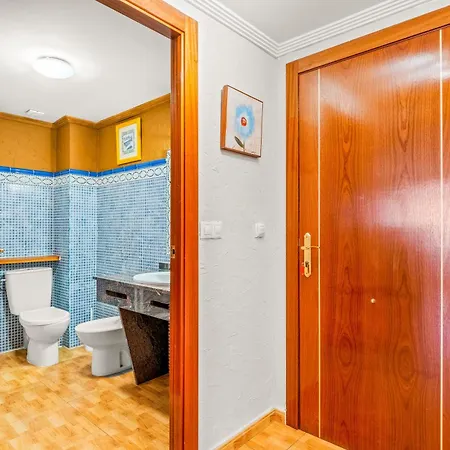 Unique 3-2 Aparthotel *