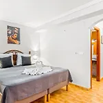 Unique 3-2 Apart-hotel 3*
