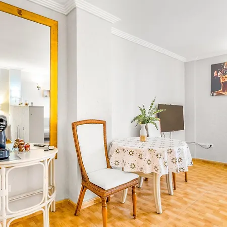 Unique 3-2 Apartahotel 3*